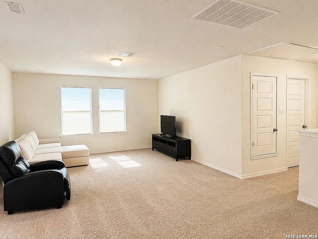 5015 Galvan Manor Converse TX 78109