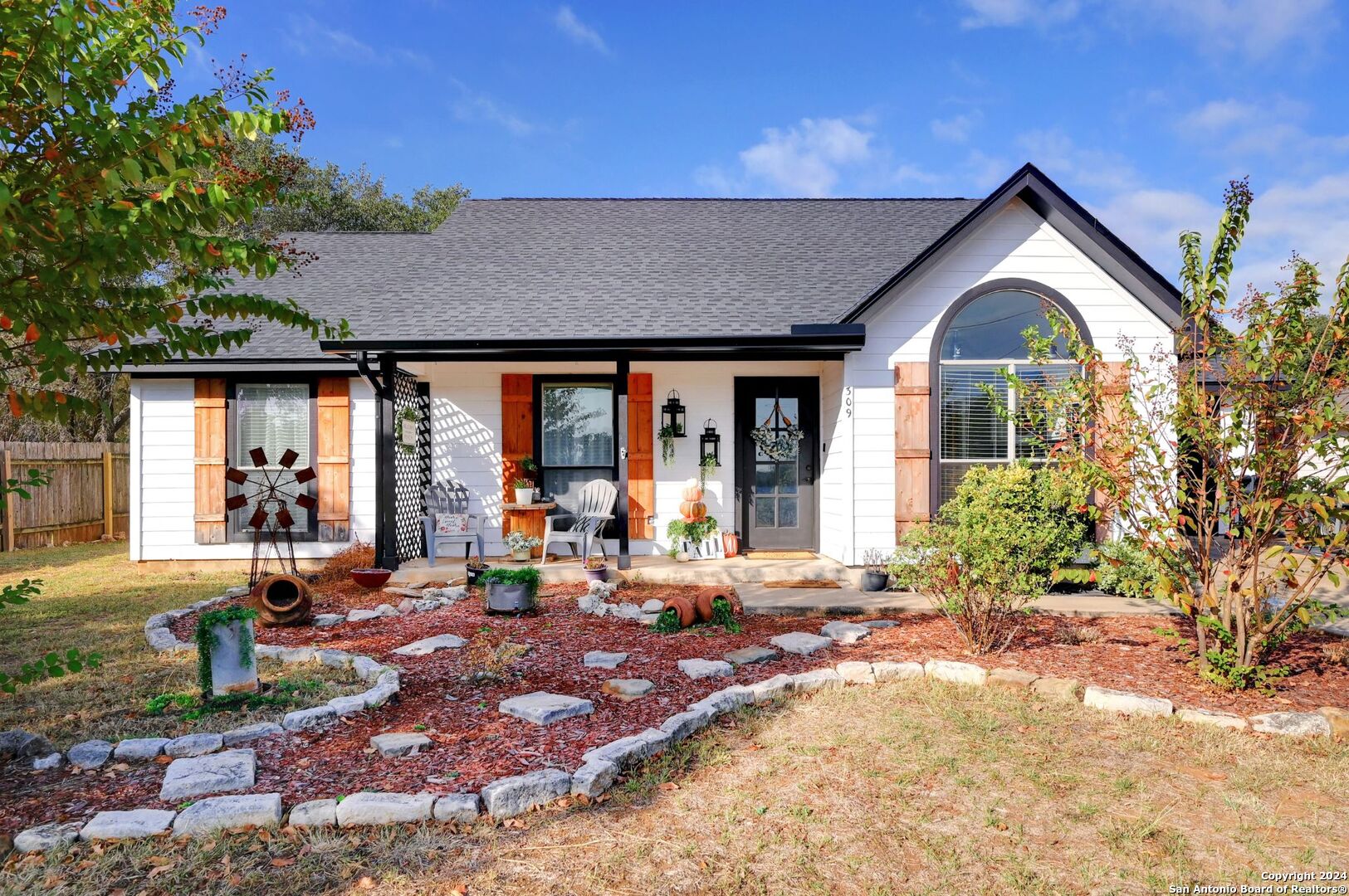 309 N Winters Furr Johnson City TX 78636