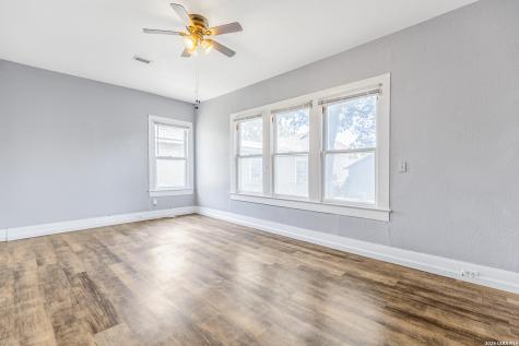 525-527 Mckinley San Antonio TX 78210