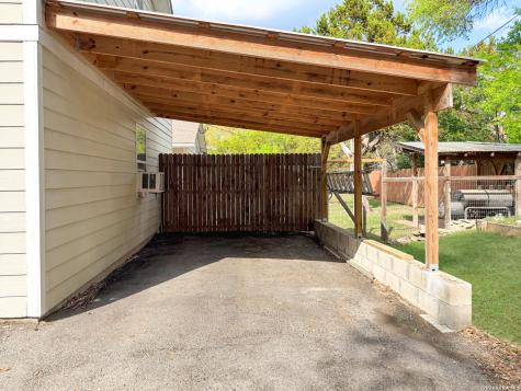 462 Flatrock Canyon Lake TX 78133