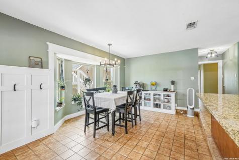 1922 Virginia Lane Floresville TX 78114