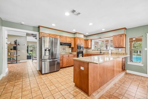1922 Virginia Lane Floresville TX 78114