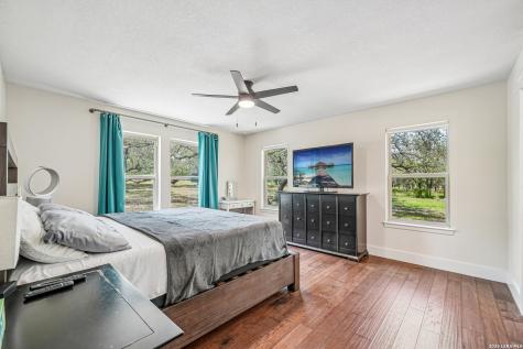 1922 Virginia Lane Floresville TX 78114