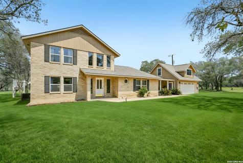 1922 Virginia Lane Floresville TX 78114