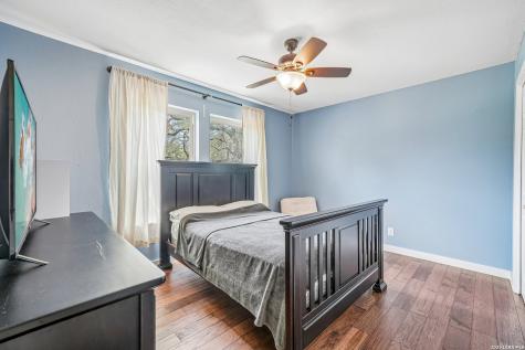 1922 Virginia Lane Floresville TX 78114