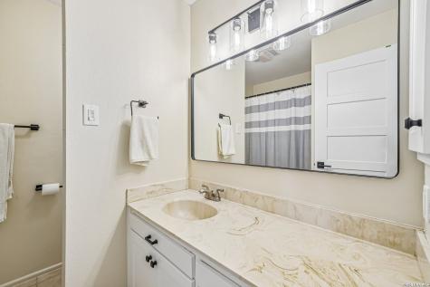 1922 Virginia Lane Floresville TX 78114