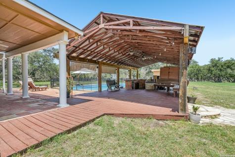 1922 Virginia Lane Floresville TX 78114