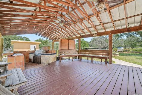 1922 Virginia Lane Floresville TX 78114