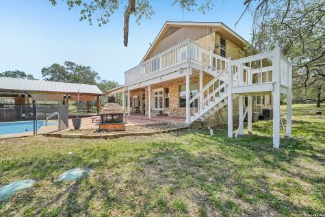 1922 Virginia Lane Floresville TX 78114