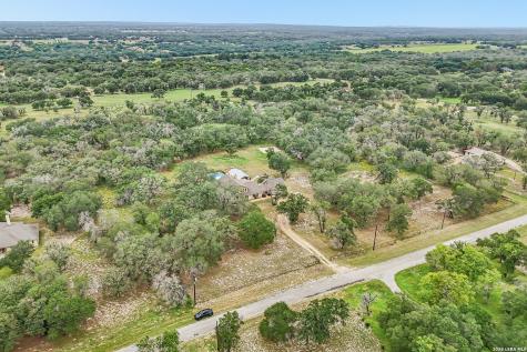 1922 Virginia Lane Floresville TX 78114
