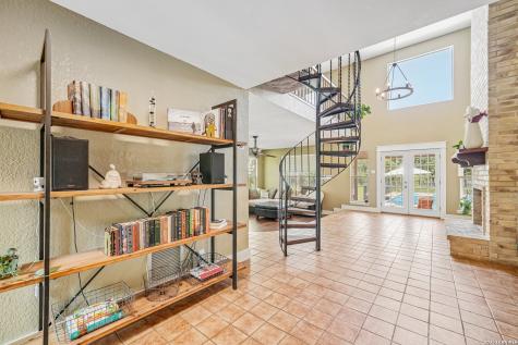 1922 Virginia Lane Floresville TX 78114