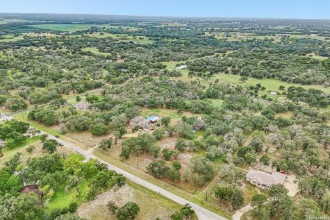1922 Virginia Lane Floresville TX 78114