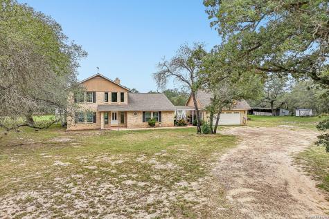 1922 Virginia Lane Floresville TX 78114