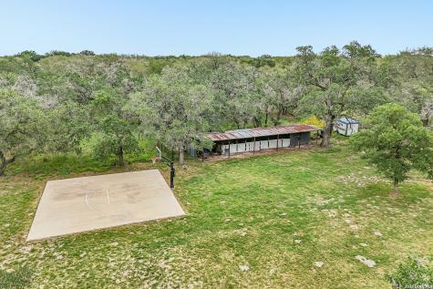 1922 Virginia Lane Floresville TX 78114