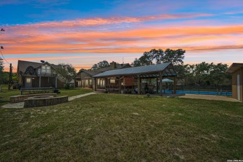 1922 Virginia Lane Floresville TX 78114