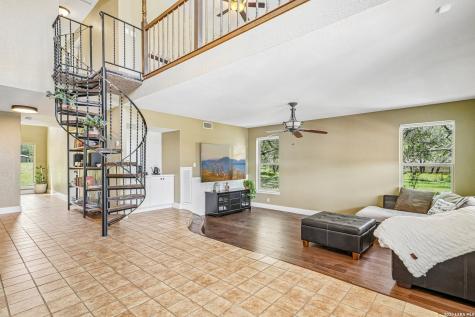 1922 Virginia Lane Floresville TX 78114
