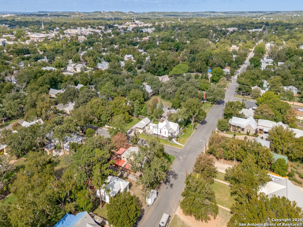 413 E College Street Fredericksburg TX 78624