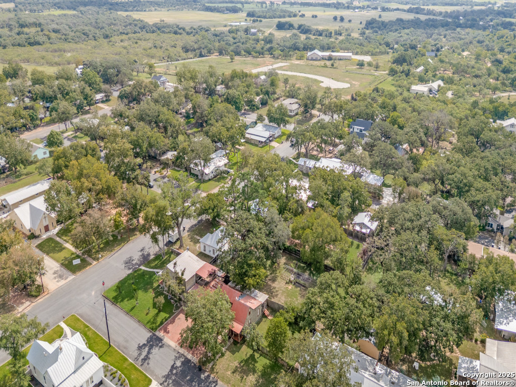 413 E College Street Fredericksburg TX 78624