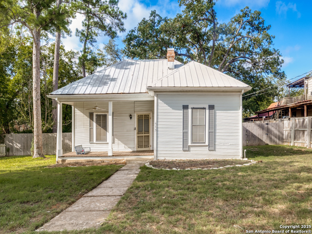 413 E College Street Fredericksburg TX 78624