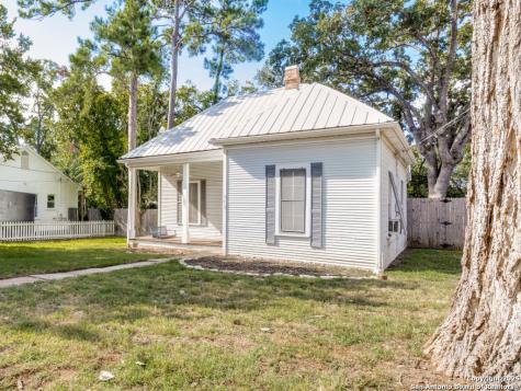 413 E College Street Fredericksburg TX 78624