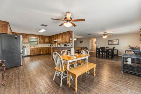 748 Fm 2102 Kenedy TX 78119