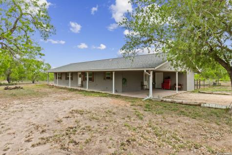 748 Fm 2102 Kenedy TX 78119