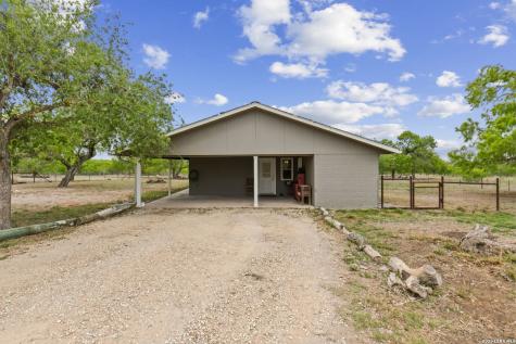 748 Fm 2102 Kenedy TX 78119