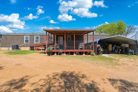 2145 Fm 2504 Poteet TX 78065