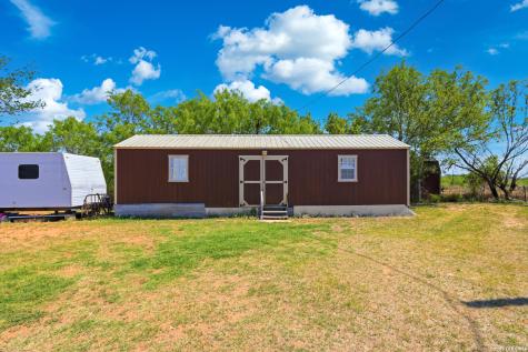 2145 Fm 2504 Poteet TX 78065