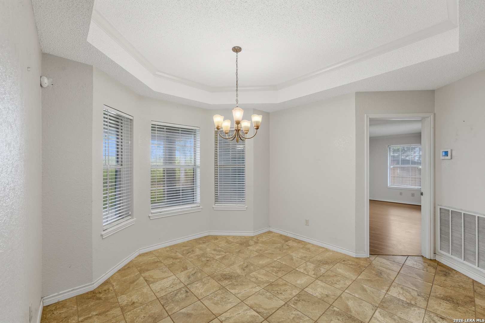 806 Mesquite Karnes City TX 78118