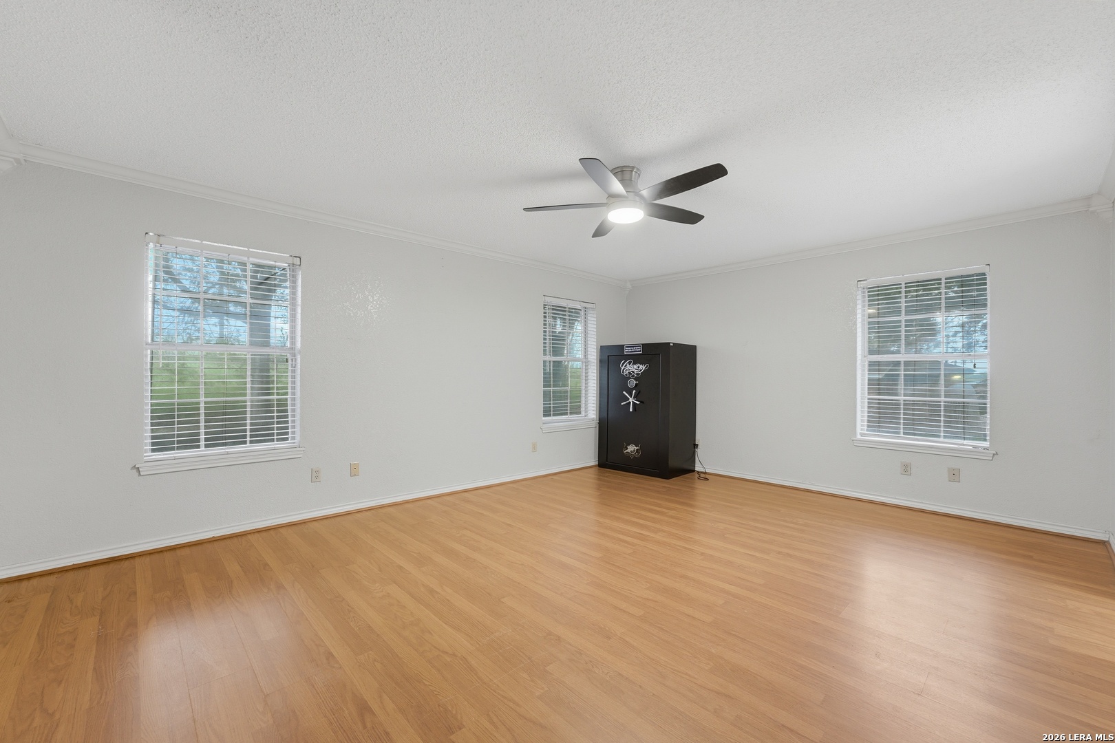 806 Mesquite Karnes City TX 78118
