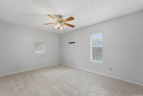 806 Mesquite Karnes City TX 78118
