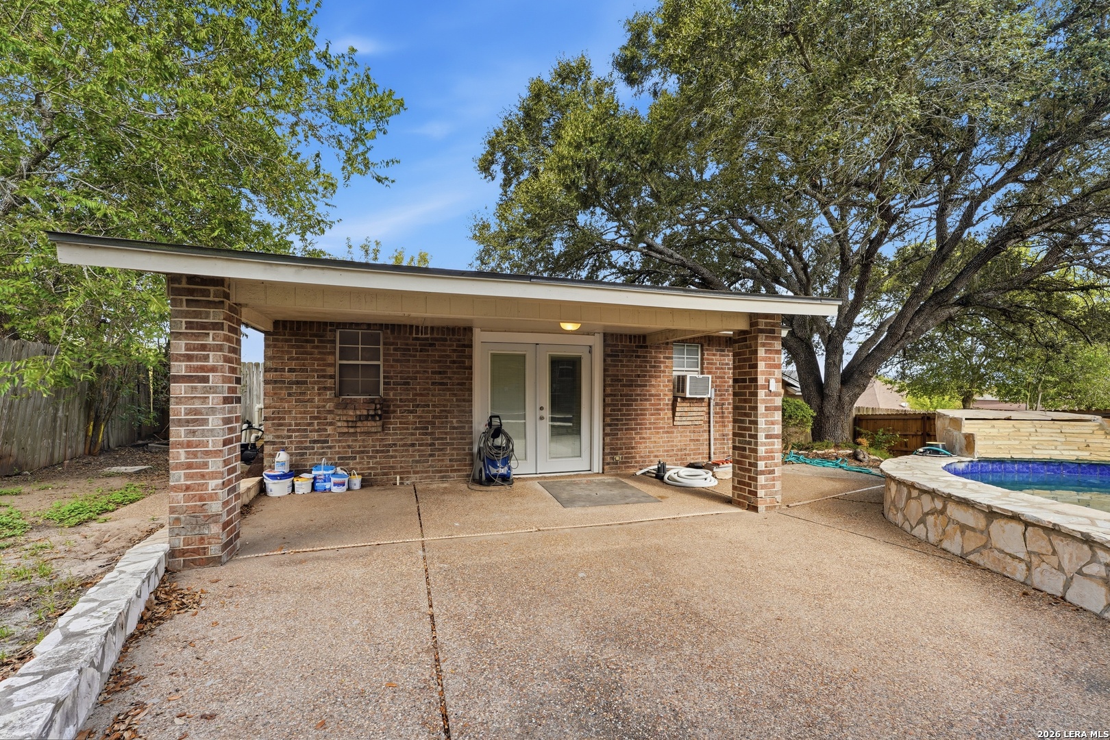806 Mesquite Karnes City TX 78118