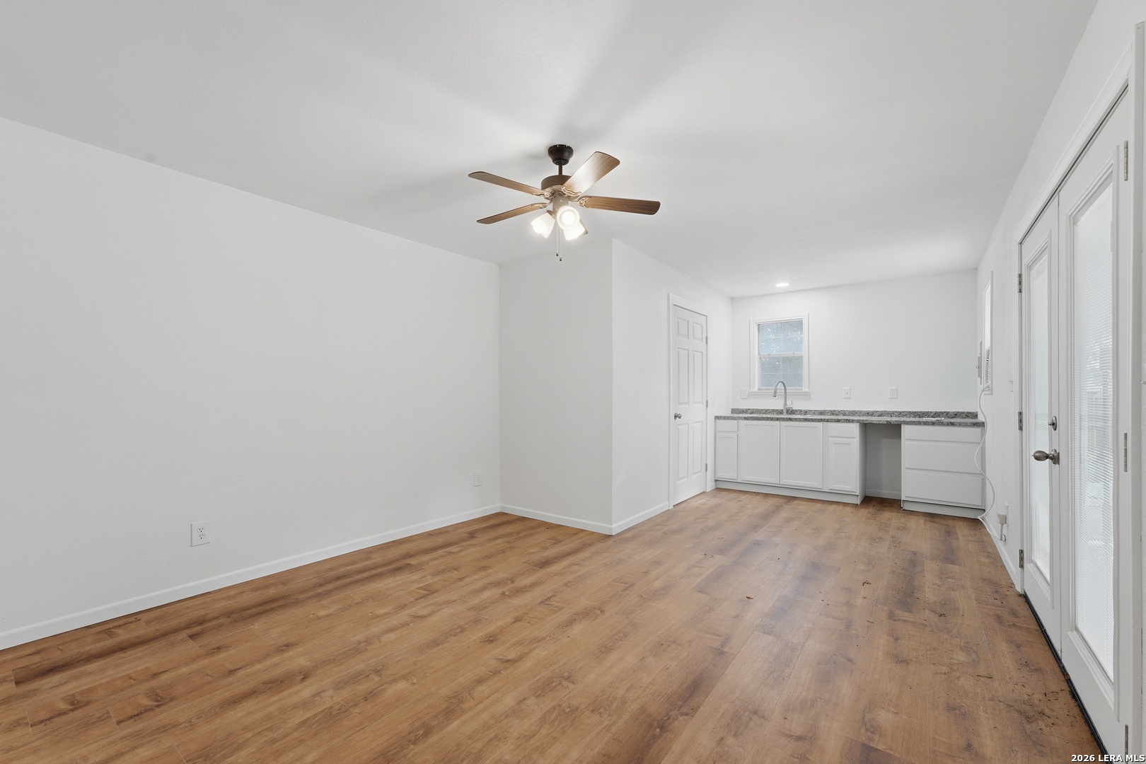806 Mesquite Karnes City TX 78118