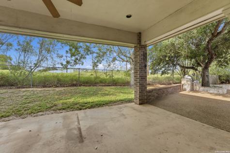 806 Mesquite Karnes City TX 78118