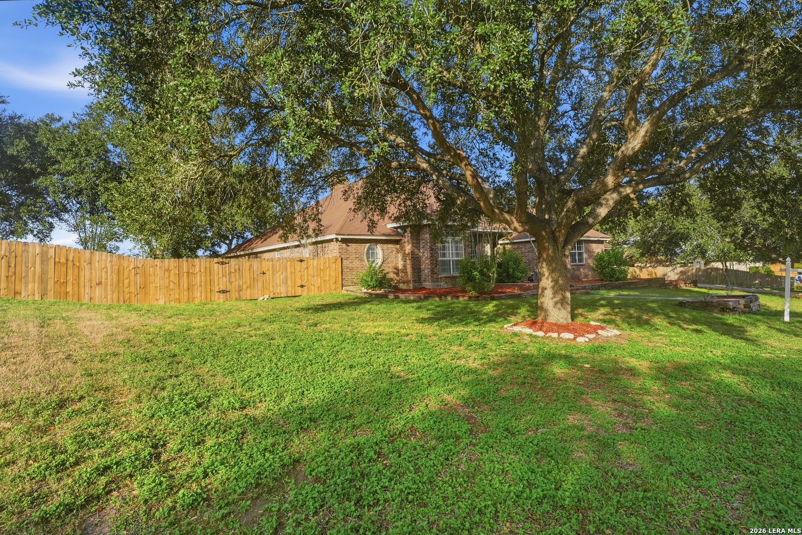 806 Mesquite Karnes City TX 78118