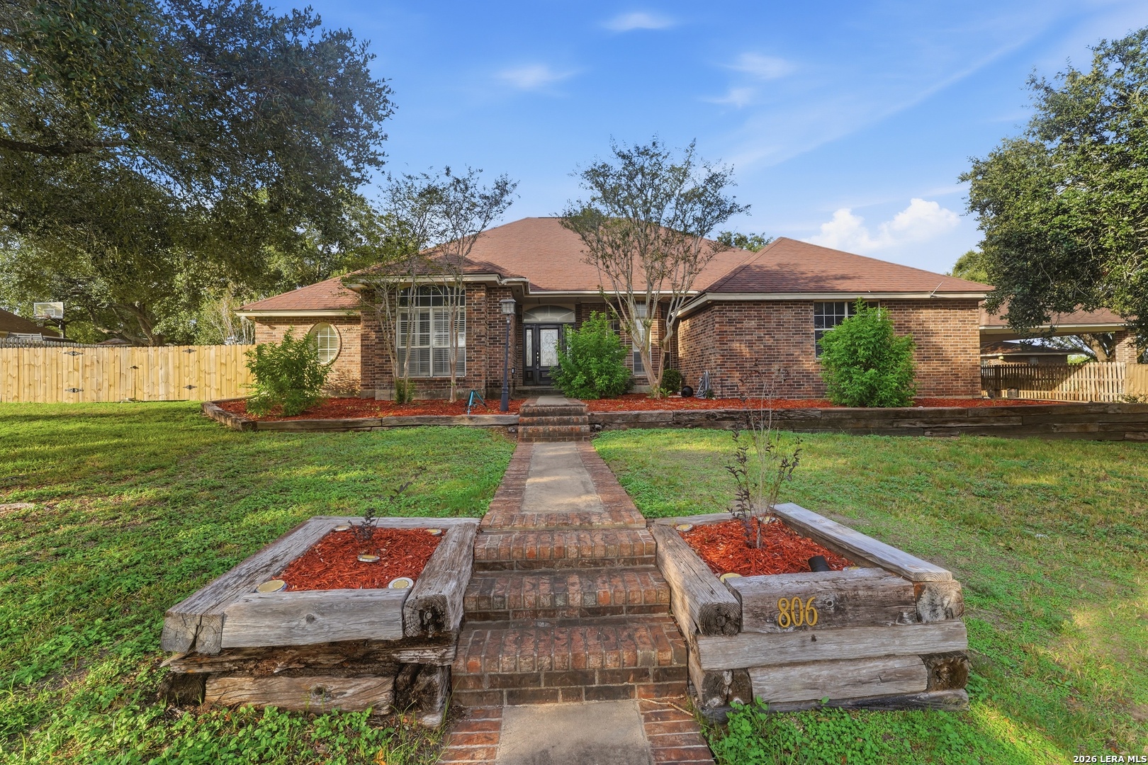 806 Mesquite Karnes City TX 78118