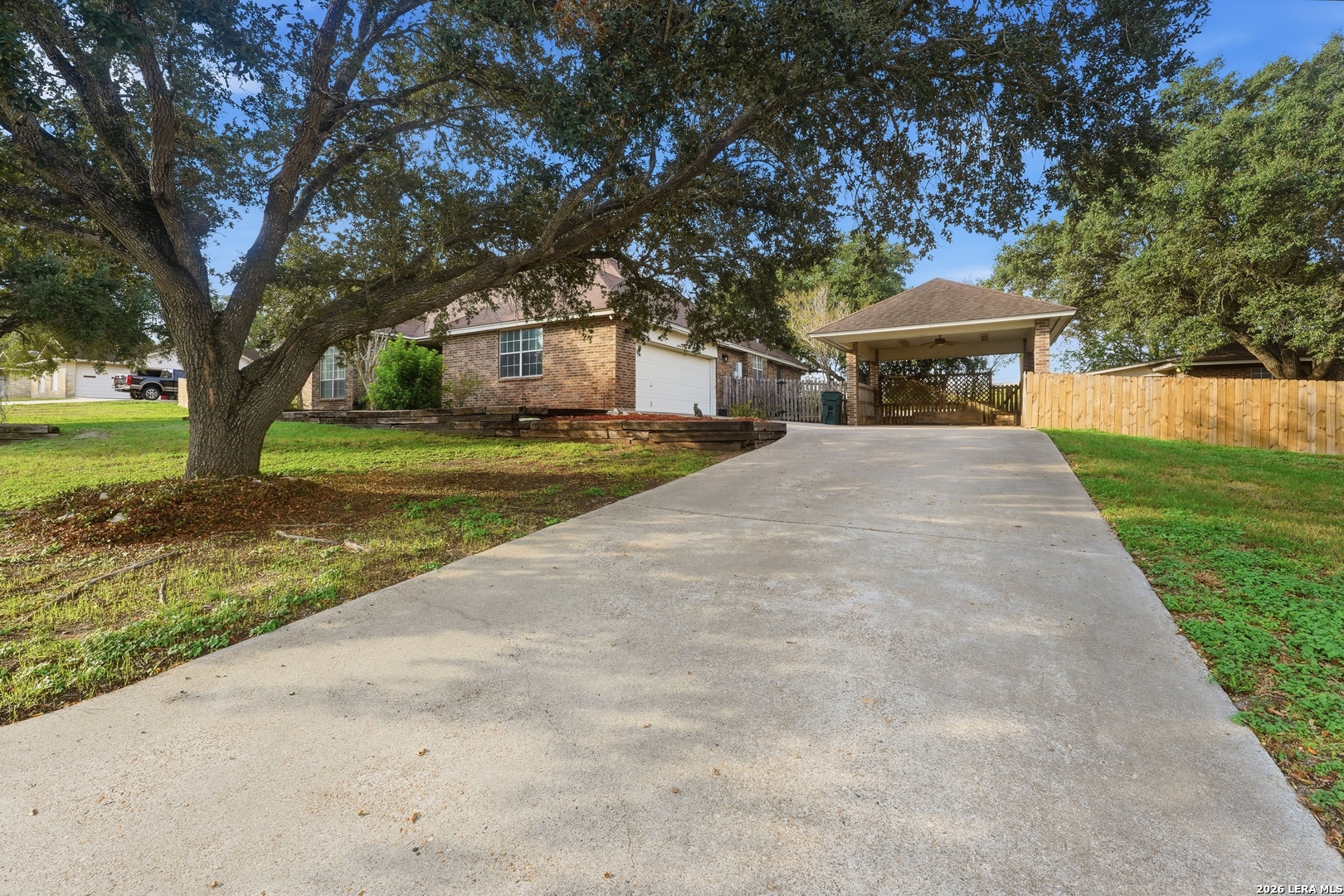 806 Mesquite Karnes City TX 78118