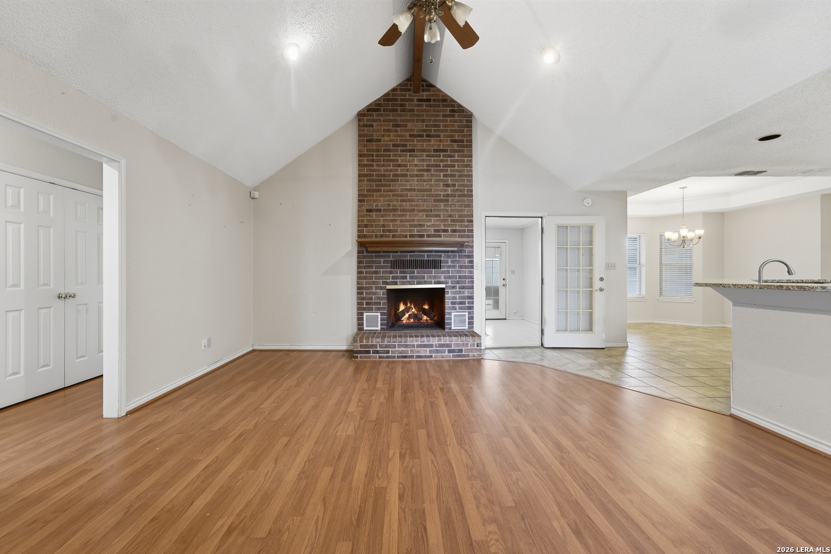 806 Mesquite Karnes City TX 78118