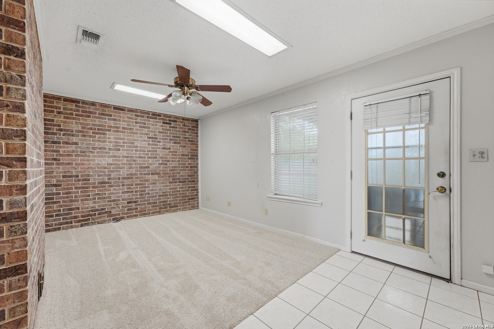 806 Mesquite Karnes City TX 78118