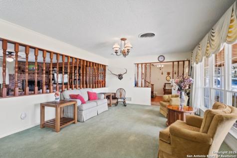 699 Floral Avenue New Braunfels TX 78130