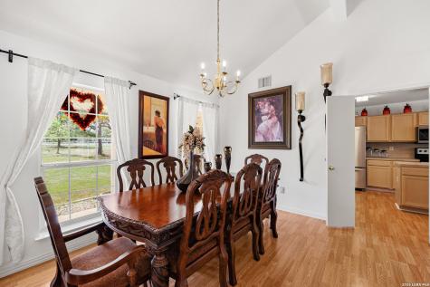 837 Paddy Road Floresville TX 78114