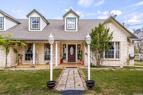 837 Paddy Road Floresville TX 78114