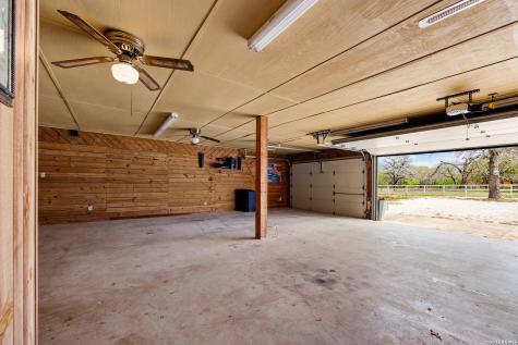 837 Paddy Road Floresville TX 78114