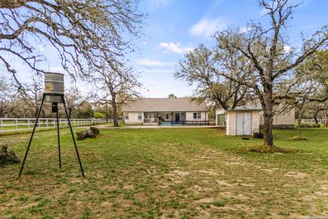 837 Paddy Road Floresville TX 78114