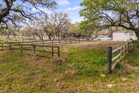 837 Paddy Road Floresville TX 78114