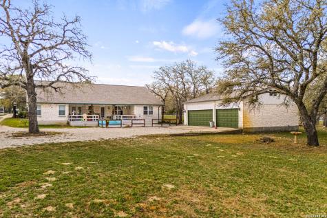 837 Paddy Road Floresville TX 78114