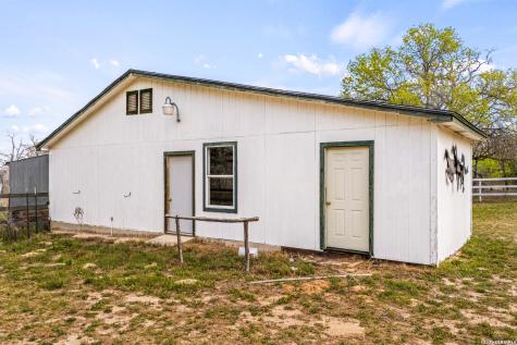 837 Paddy Road Floresville TX 78114