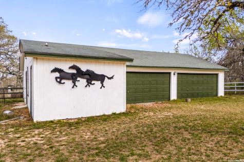 837 Paddy Road Floresville TX 78114