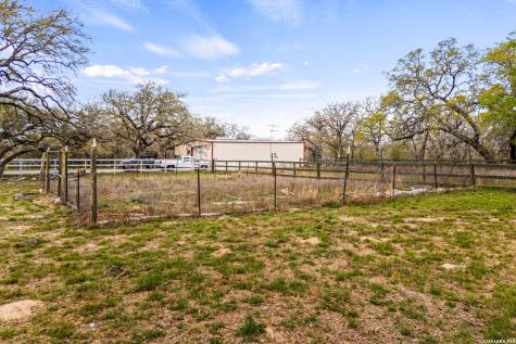837 Paddy Road Floresville TX 78114
